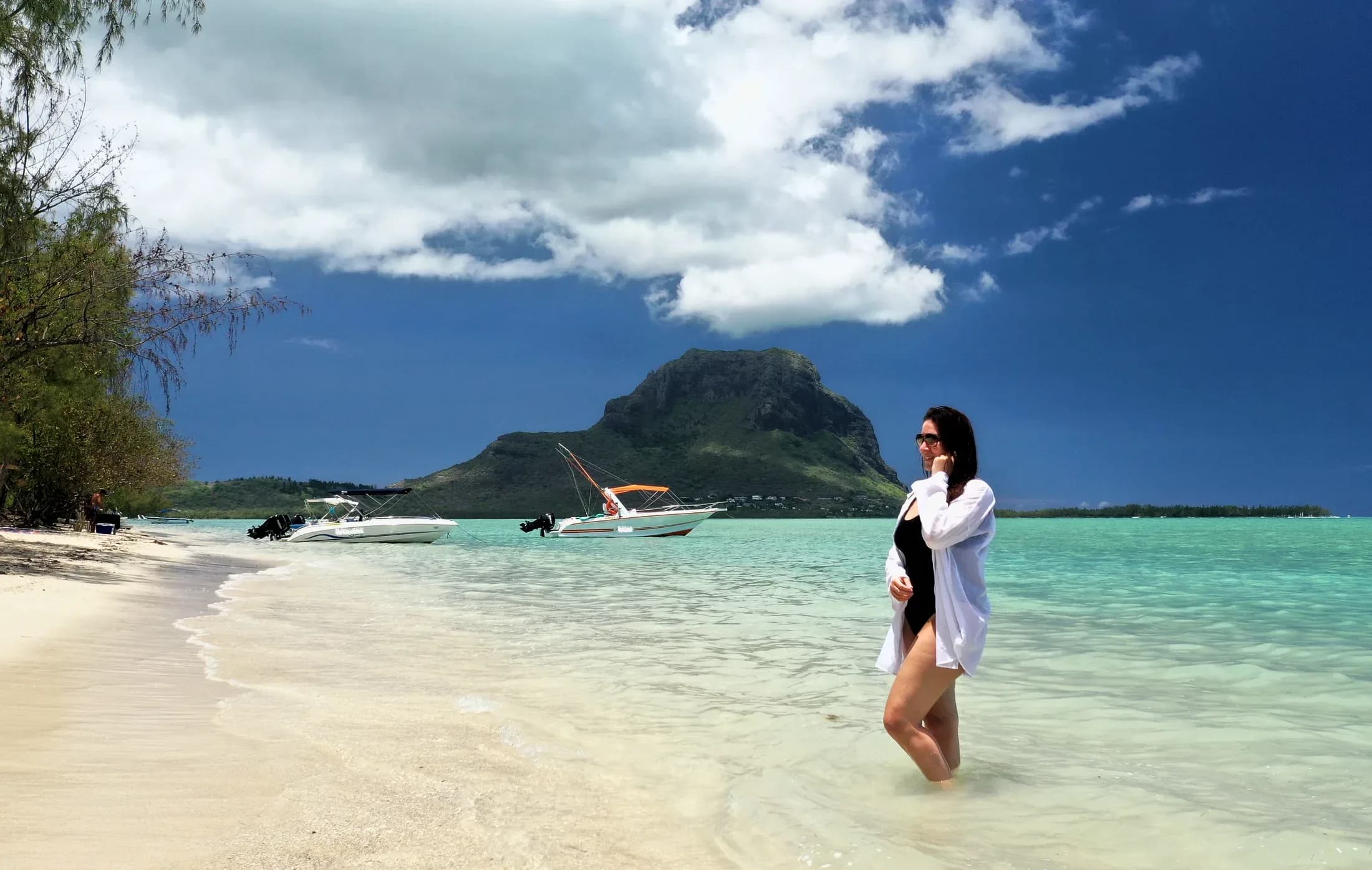 Turquoise water at Île aux Bénitiers with Le Morne Brabant beyond